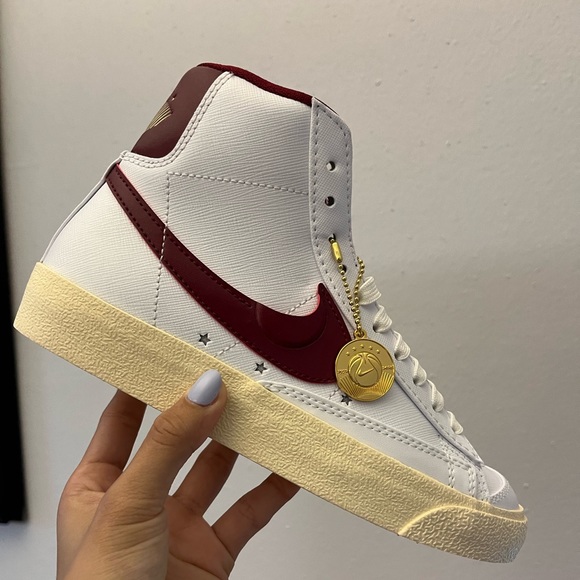 NWT Women's Nike Blazer Low '77 Sneakers in White & Red - DV7003-100 - Picture 11 of 11